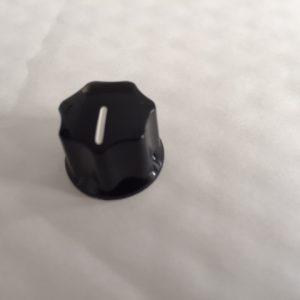 Line 6 Knob BLACK 0.84DIA x 0.6 HIGH UREA PHENOLIC QN173243